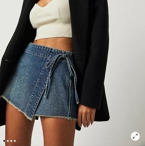 Free People Emmy Medium Wash Skorts As Worn By Taylor Swift. Size 10.